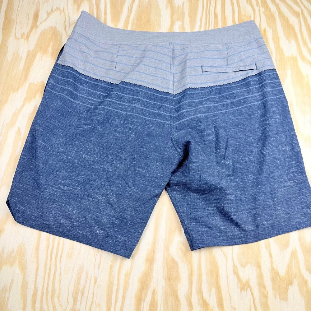 TravisMathew Mens Blue Colorblock Board Shorts Swim Trunks Size 36‎